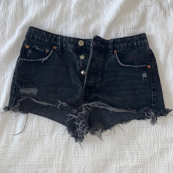 Black Short - Picture 1 of 2